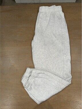 Lululemon Scuba Mid-Rise Oversized Jogger 29" SIZE SMALL  Ultra Light Grey